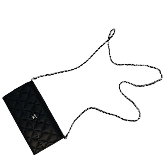 Auth Chanel Wallet With Added Chain - Picture 3 of 16